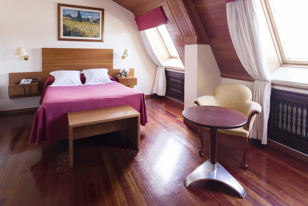 Hotel Valencia Феррол Экстерьер фото